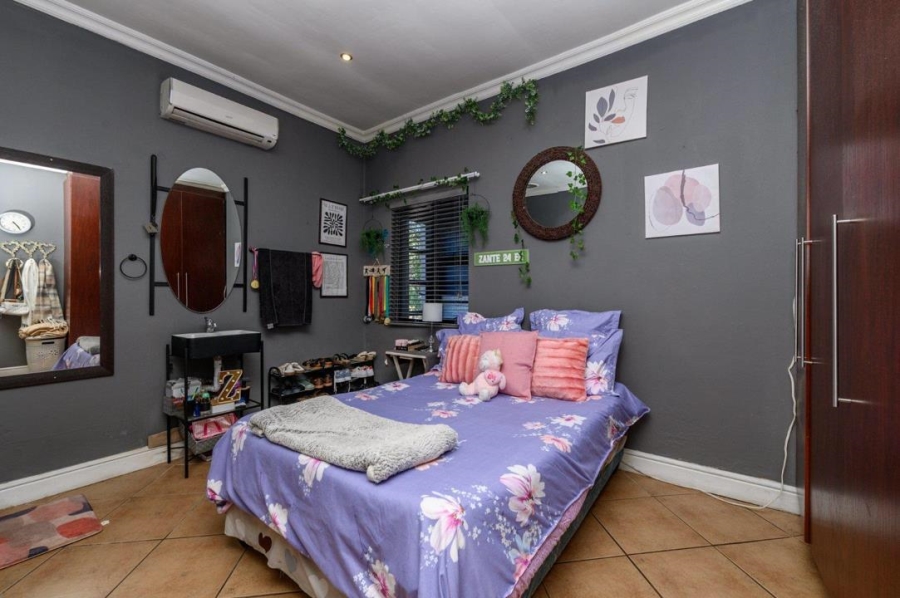 5 Bedroom Property for Sale in Van Riebeeck Hoogte Eastern Cape